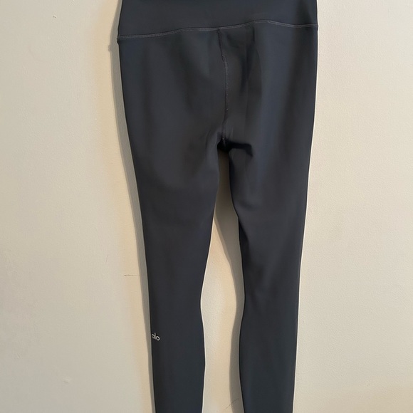 Alo Ripped Leggings - Picture 6 of 6